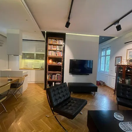 The Crown Luxury Apartment *